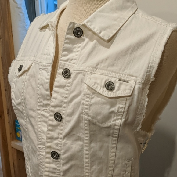 Large White Button up Vest - Picture 2 of 3